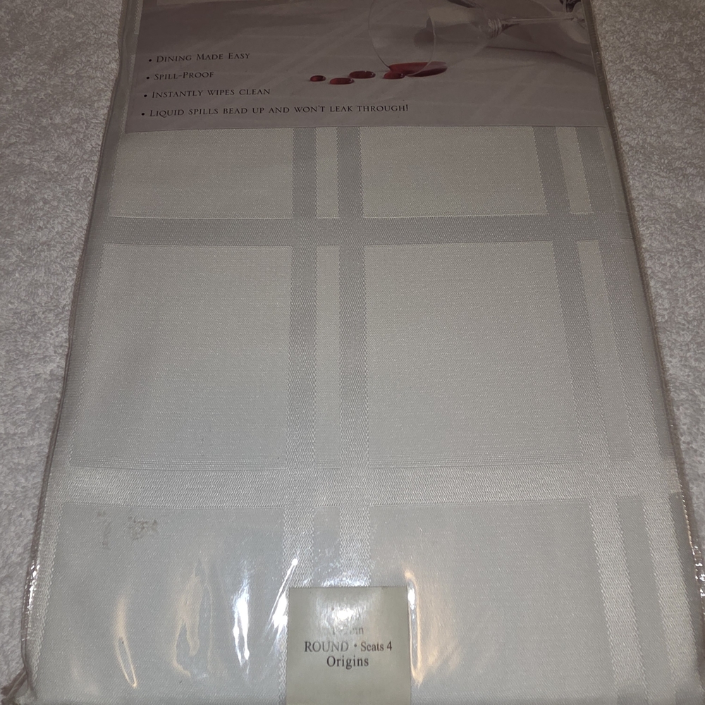 Round Origins Microfiber Tablecloth in White